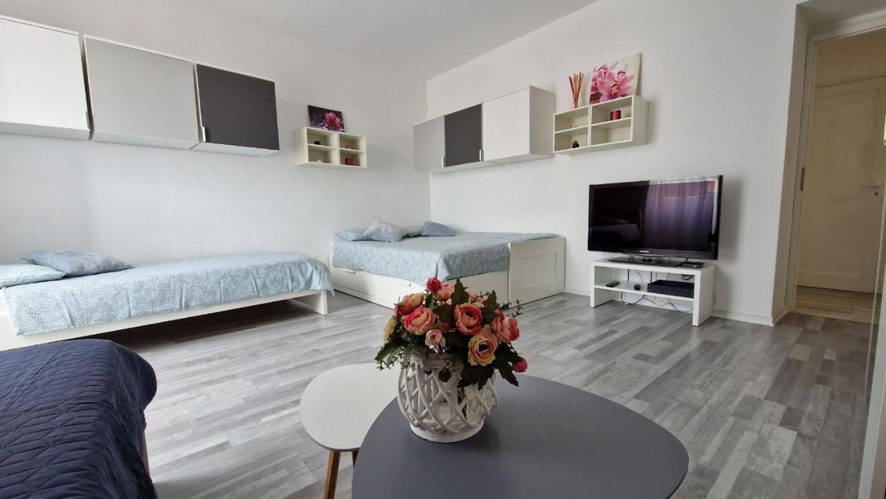 Sun Kissed Apartment Koper Exterior photo