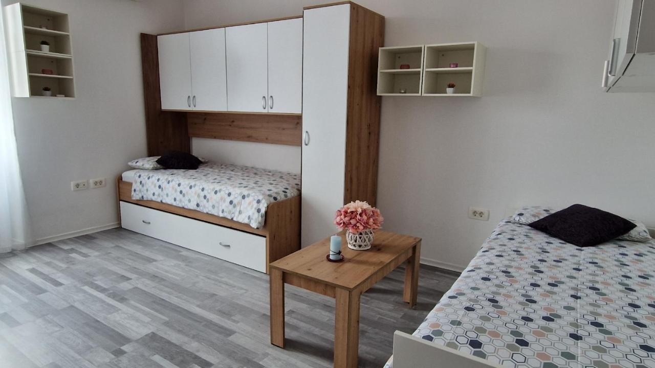 Sun Kissed Apartment Koper Exterior photo