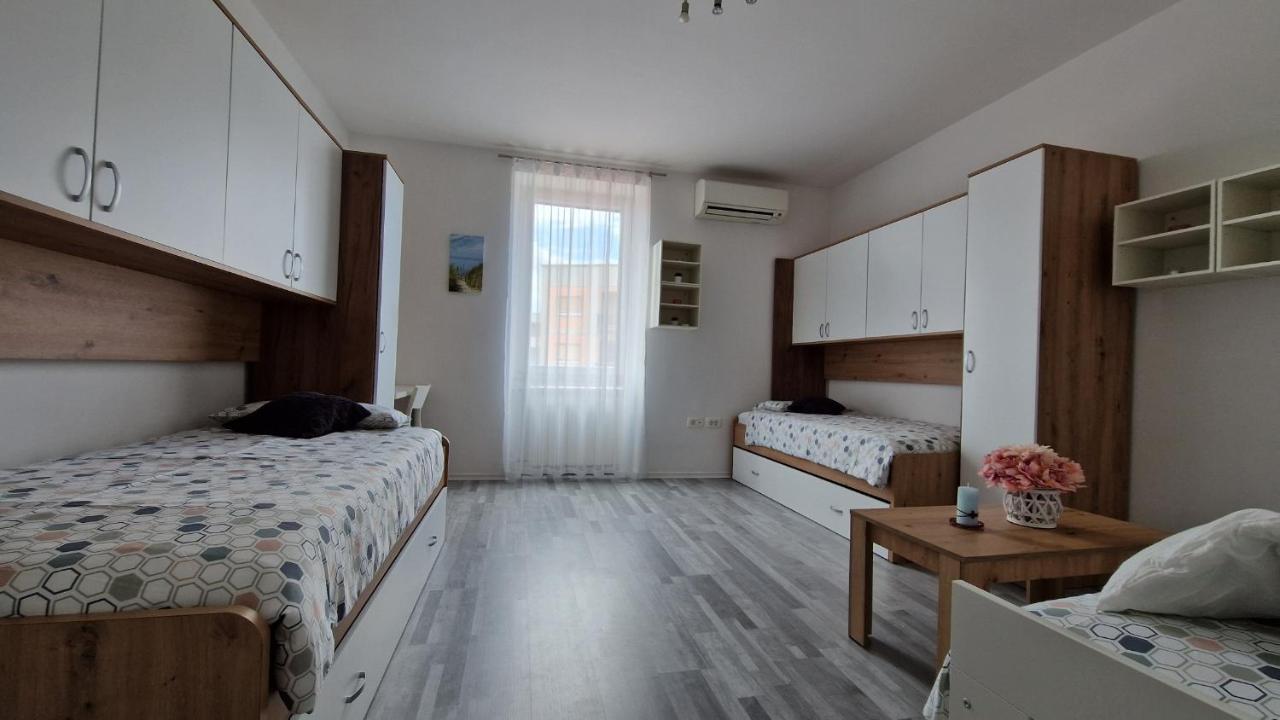 Sun Kissed Apartment Koper Exterior photo