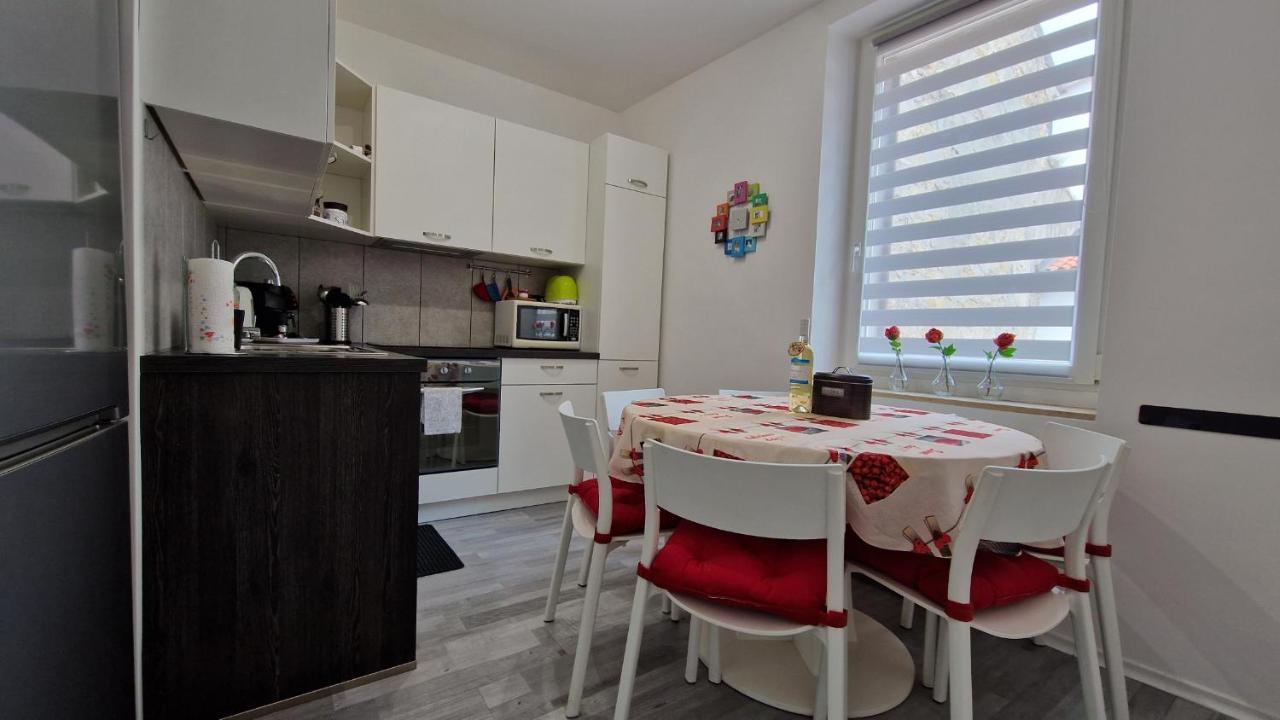 Sun Kissed Apartment Koper Exterior photo
